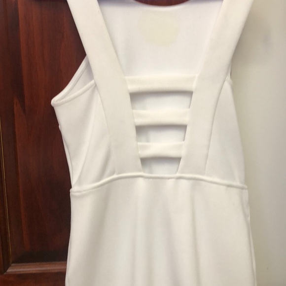 White dress - Picture 2 of 4